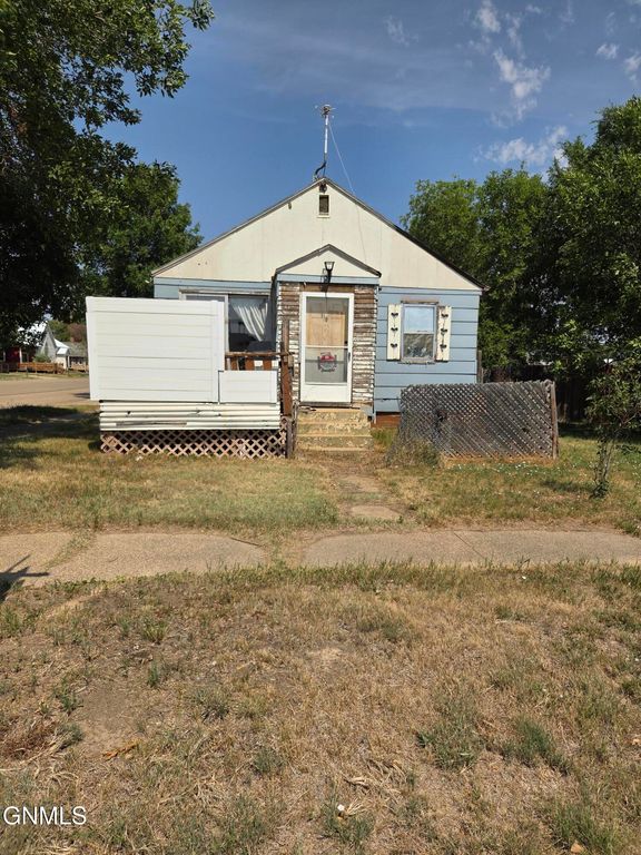 904 Washington Avenue, Hebron, ND 58638 photo 1