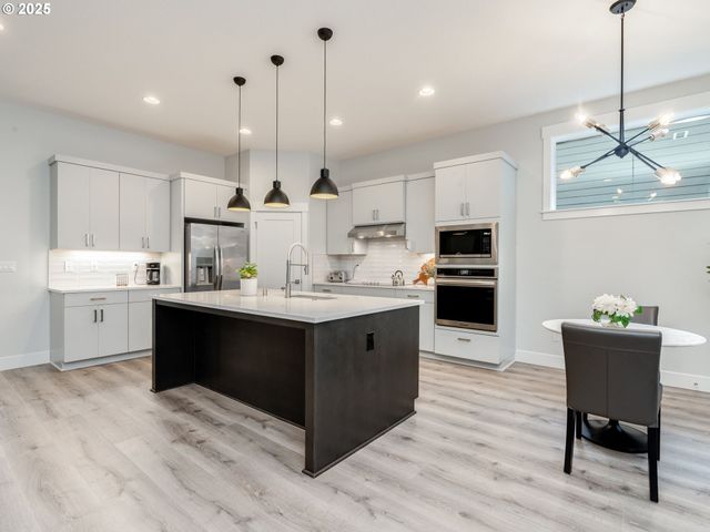 17613 Ne 75TH Cir, Vancouver, WA 98682