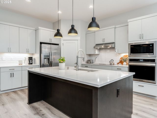 17613 Ne 75TH Cir, Vancouver, WA 98682