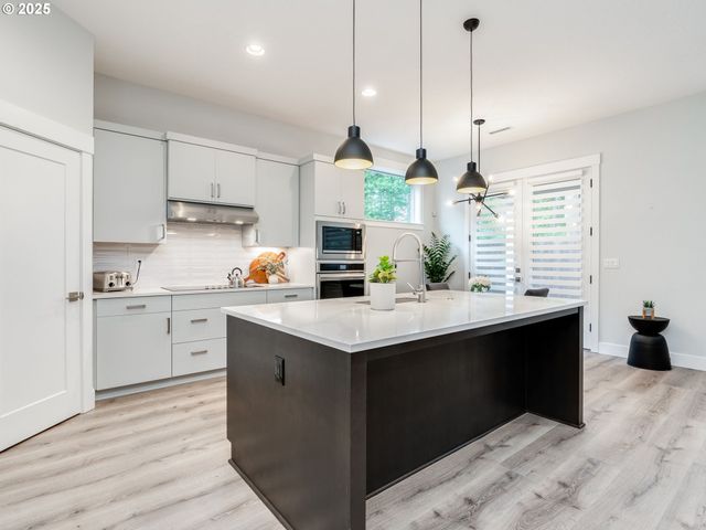 17613 Ne 75TH Cir, Vancouver, WA 98682