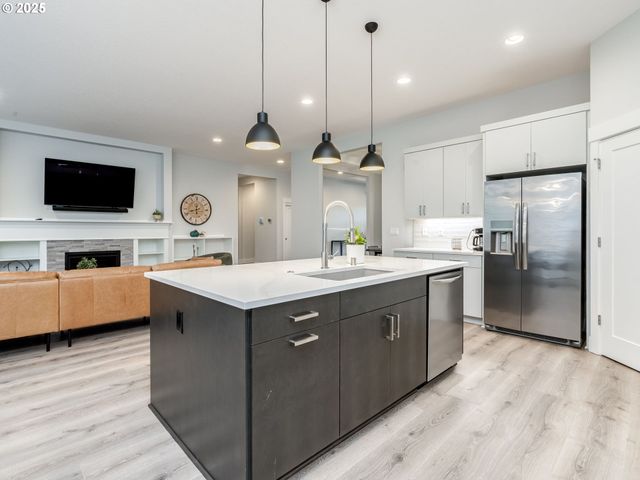 17613 Ne 75TH Cir, Vancouver, WA 98682