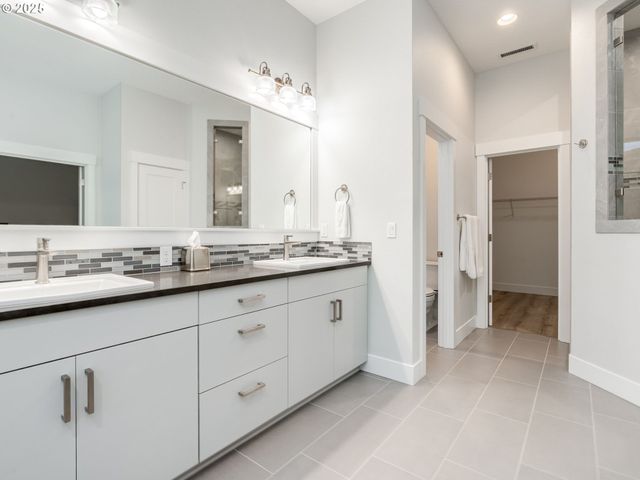 17613 Ne 75TH Cir, Vancouver, WA 98682