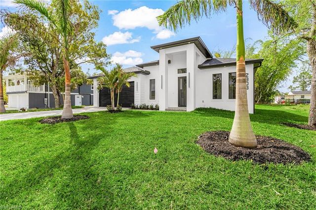 2903 10th ST SW, Lehigh Acres, FL 33976