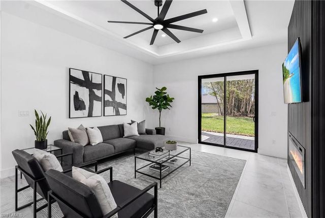 2903 10th ST SW, Lehigh Acres, FL 33976