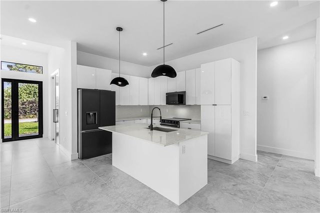 2903 10th ST SW, Lehigh Acres, FL 33976