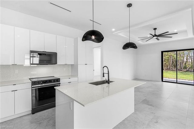 2903 10th ST SW, Lehigh Acres, FL 33976