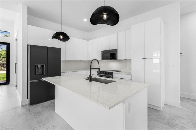 2903 10th ST SW, Lehigh Acres, FL 33976