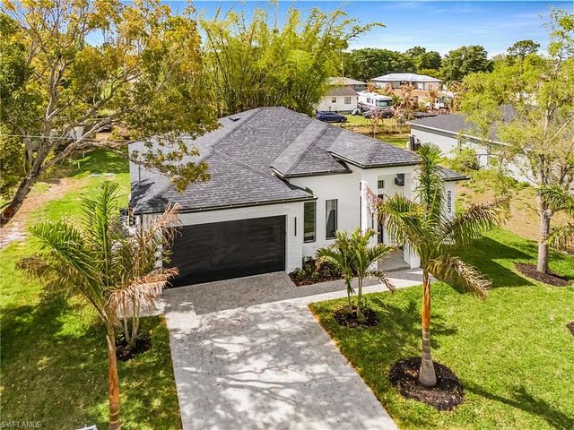 2903 10th ST SW, Lehigh Acres, FL 33976