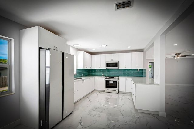 2192 Quail Trail, Lake Worth, FL 33461