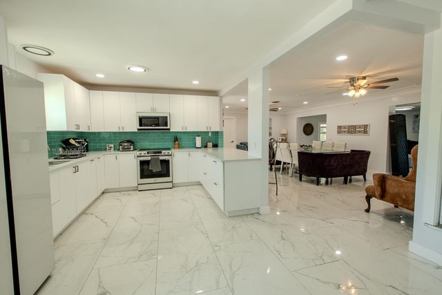 2192 Quail Trail, Lake Worth, FL 33461