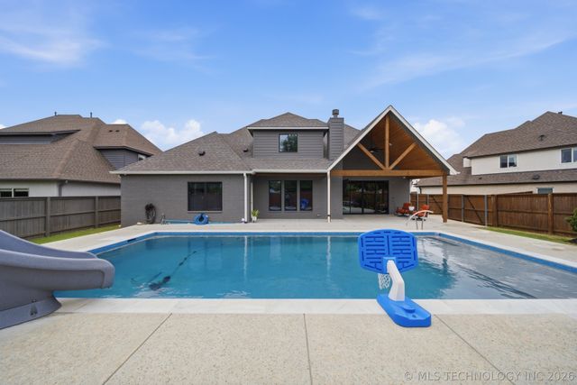 11018 S Gum Street, Jenks, OK 74037