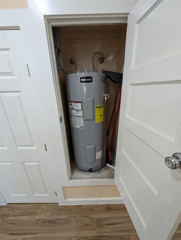 320 Laredo ST, Lockhart, TX 78644