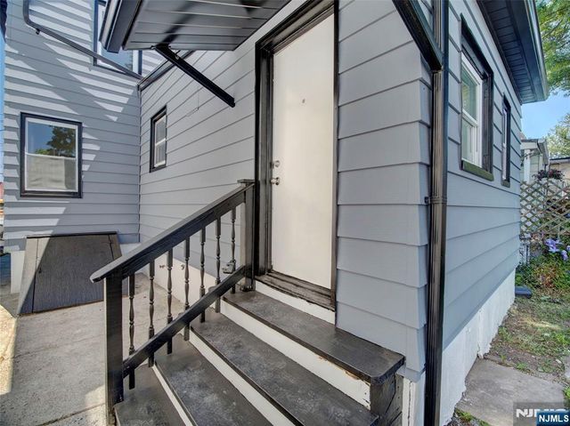 626 Tremont Avenue, Orange, NJ 07050