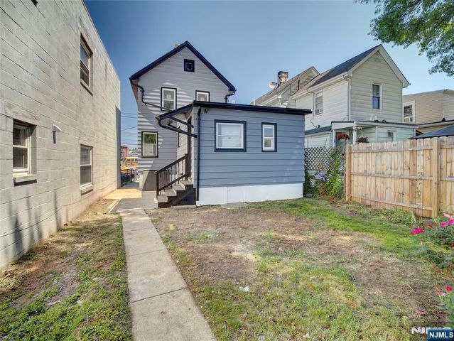 626 Tremont Avenue, Orange, NJ 07050