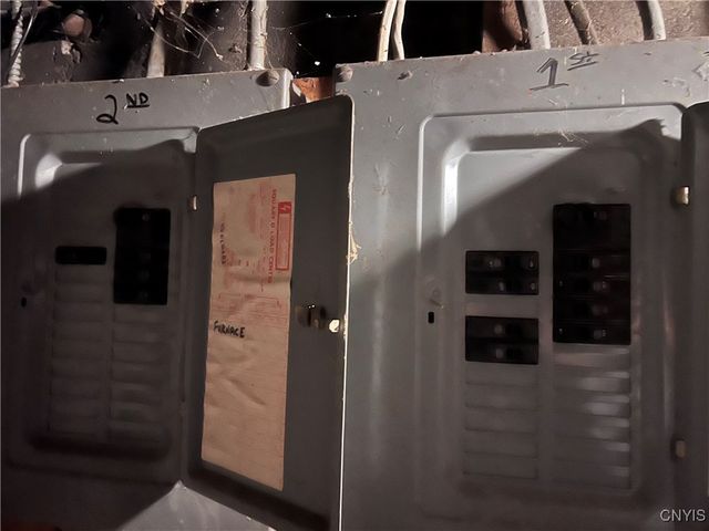 231 Allen St, Syracuse, NY 13210