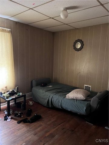 231 Allen St, Syracuse, NY 13210