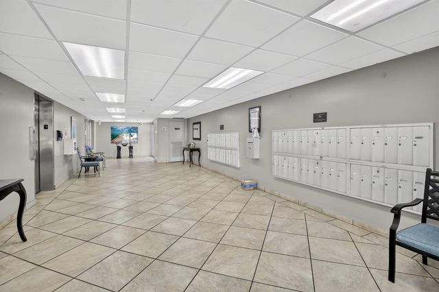 3910 Inverrary Boulevard 802-b, Lauderhill, FL 33319