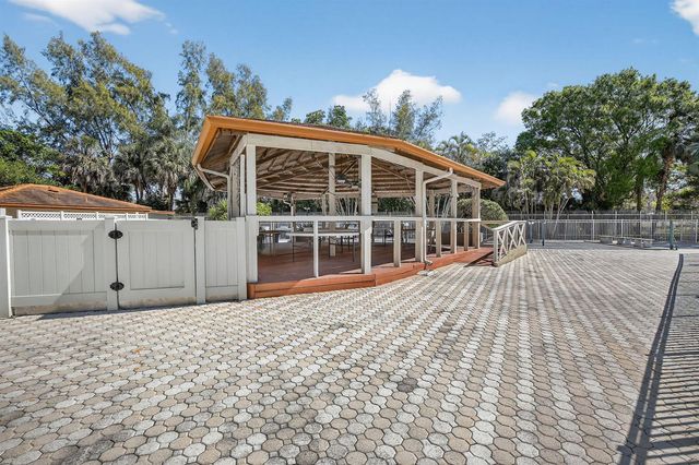 3910 Inverrary Boulevard 802-b, Lauderhill, FL 33319
