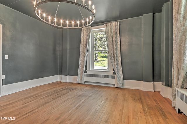 2061 King College Road, Bristol, TN 37620