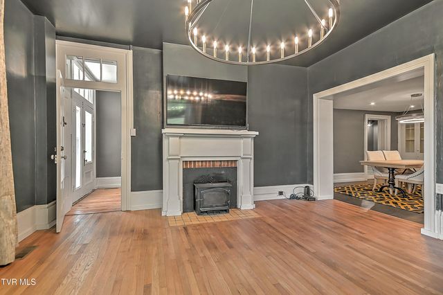 2061 King College Road, Bristol, TN 37620