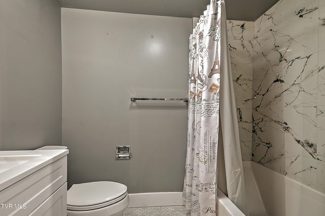 2061 King College Road, Bristol, TN 37620