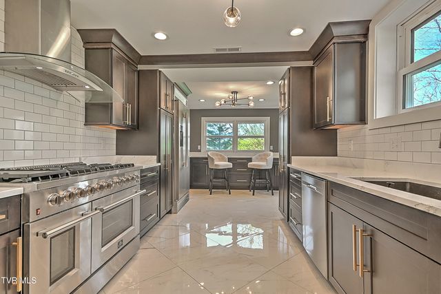 2061 King College Road, Bristol, TN 37620