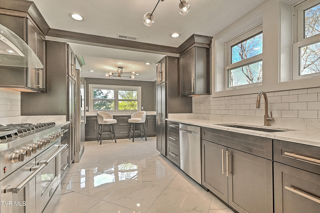 2061 King College Road, Bristol, TN 37620