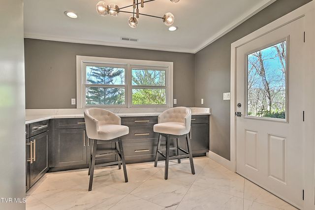 2061 King College Road, Bristol, TN 37620