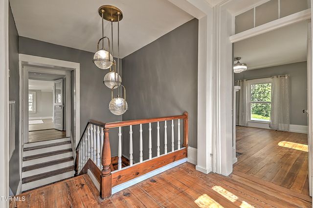 2061 King College Road, Bristol, TN 37620