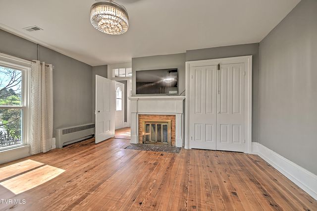 2061 King College Road, Bristol, TN 37620