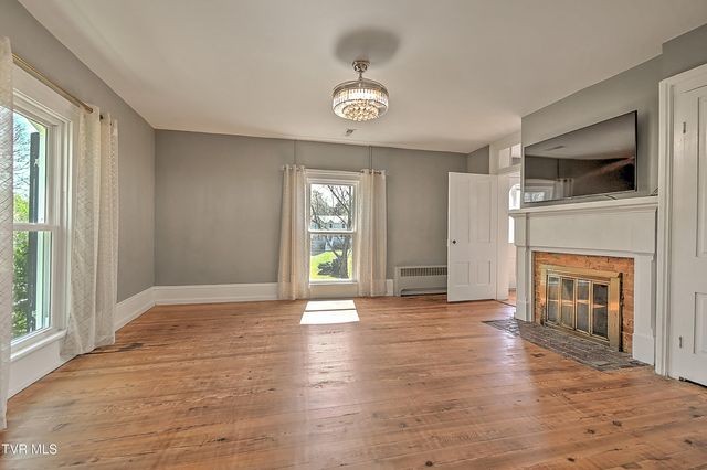 2061 King College Road, Bristol, TN 37620