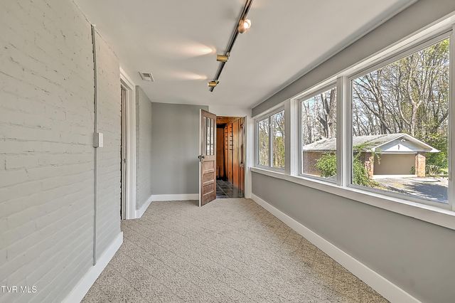 2061 King College Road, Bristol, TN 37620