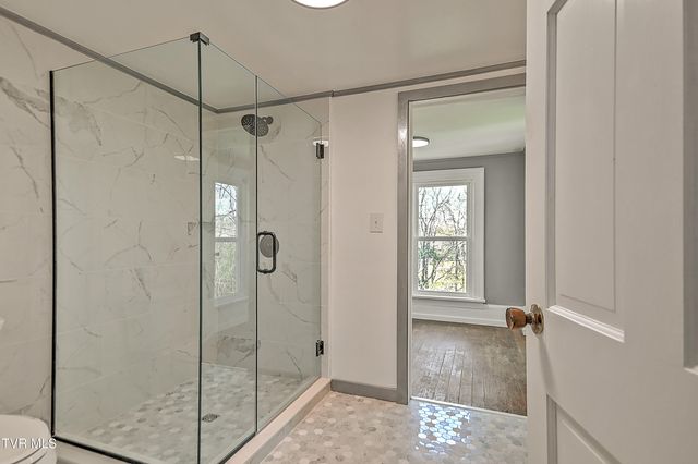 2061 King College Road, Bristol, TN 37620