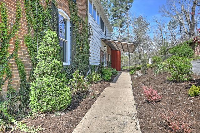 2061 King College Road, Bristol, TN 37620