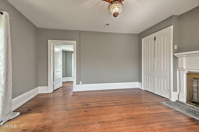 2061 King College Road, Bristol, TN 37620