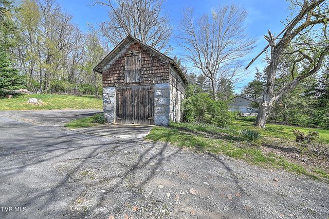 2061 King College Road, Bristol, TN 37620