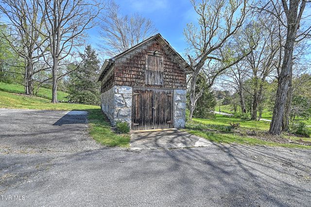 2061 King College Road, Bristol, TN 37620