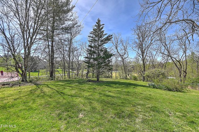 2061 King College Road, Bristol, TN 37620