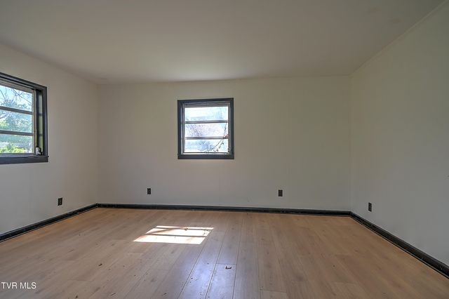 2061 King College Road, Bristol, TN 37620
