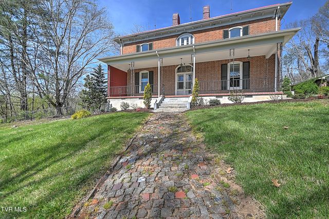 2061 King College Road, Bristol, TN 37620