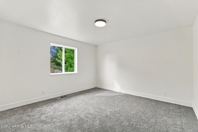 1865 N Stagecoach DR, Post Falls, ID 83854