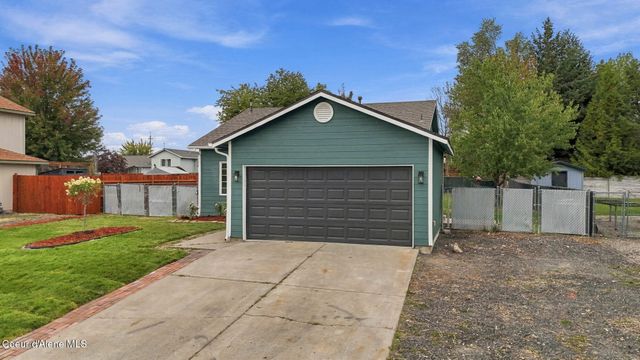1865 N Stagecoach DR, Post Falls, ID 83854