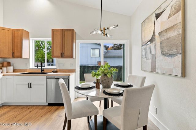 1865 N Stagecoach DR, Post Falls, ID 83854