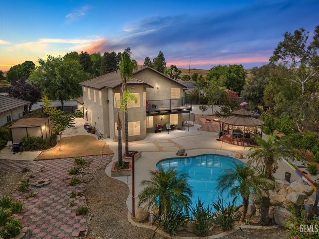 12209 Vista Montana Drive, Bakersfield, CA 93306