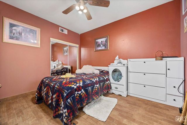 12209 Vista Montana Drive, Bakersfield, CA 93306