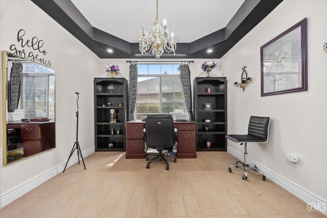 12209 Vista Montana Drive, Bakersfield, CA 93306