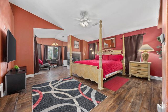 12209 Vista Montana Drive, Bakersfield, CA 93306