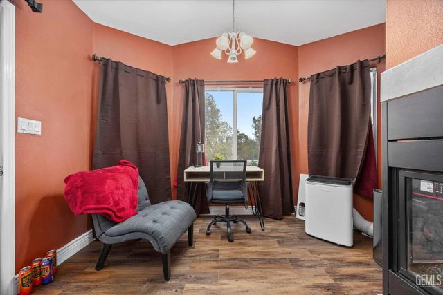 12209 Vista Montana Drive, Bakersfield, CA 93306