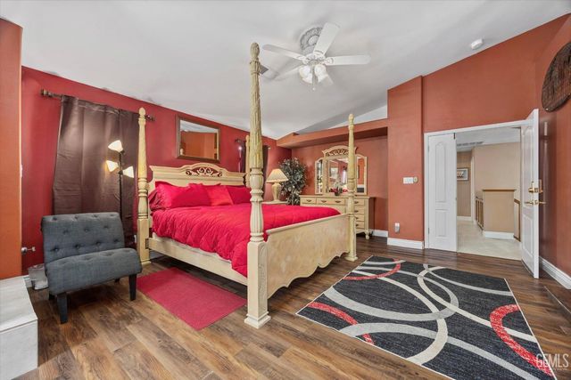 12209 Vista Montana Drive, Bakersfield, CA 93306