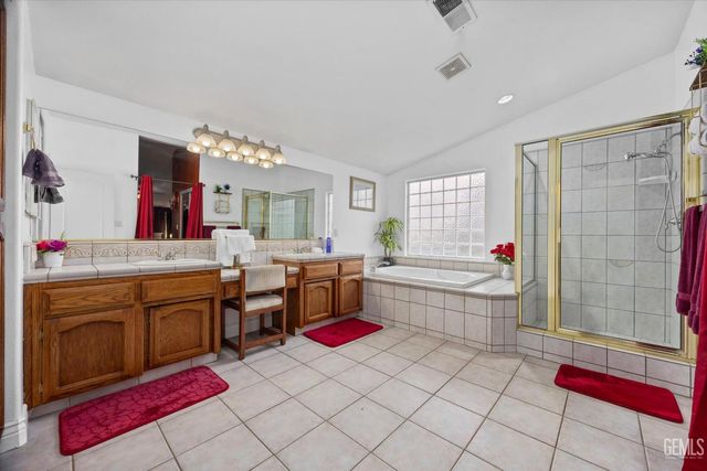 12209 Vista Montana Drive, Bakersfield, CA 93306